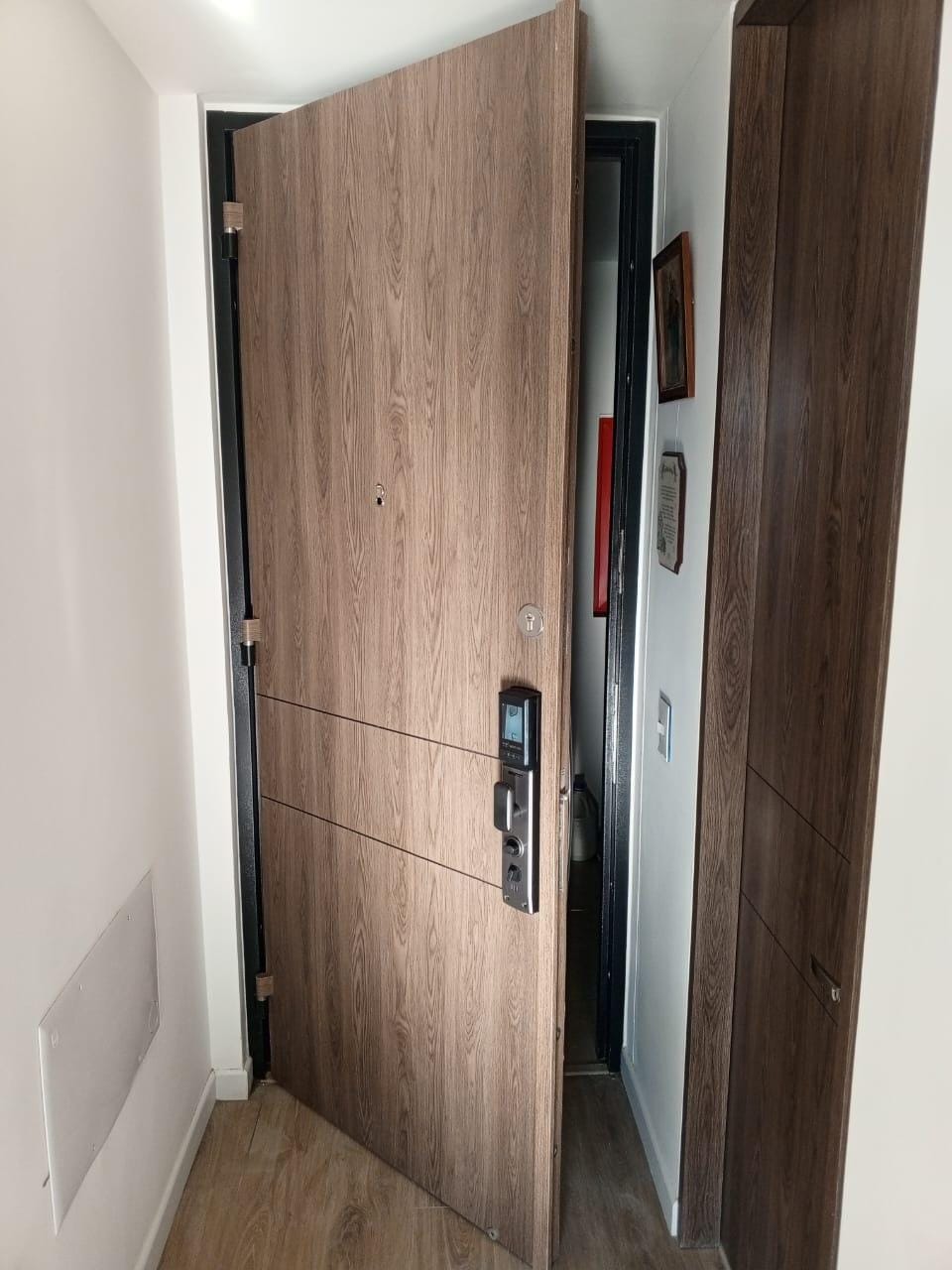 Puertas de seguridad Bogota Multiservicios